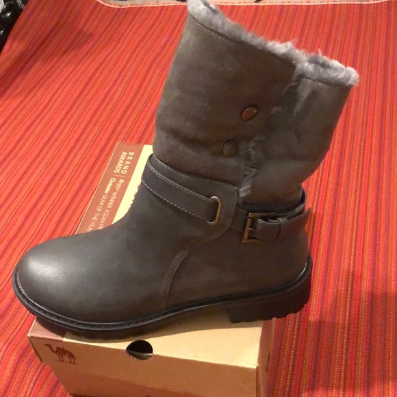 Boots - Picture 3 of 6